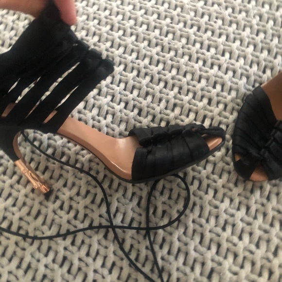 Gucci sandals with silk and gold heels - Picture 1 of 10